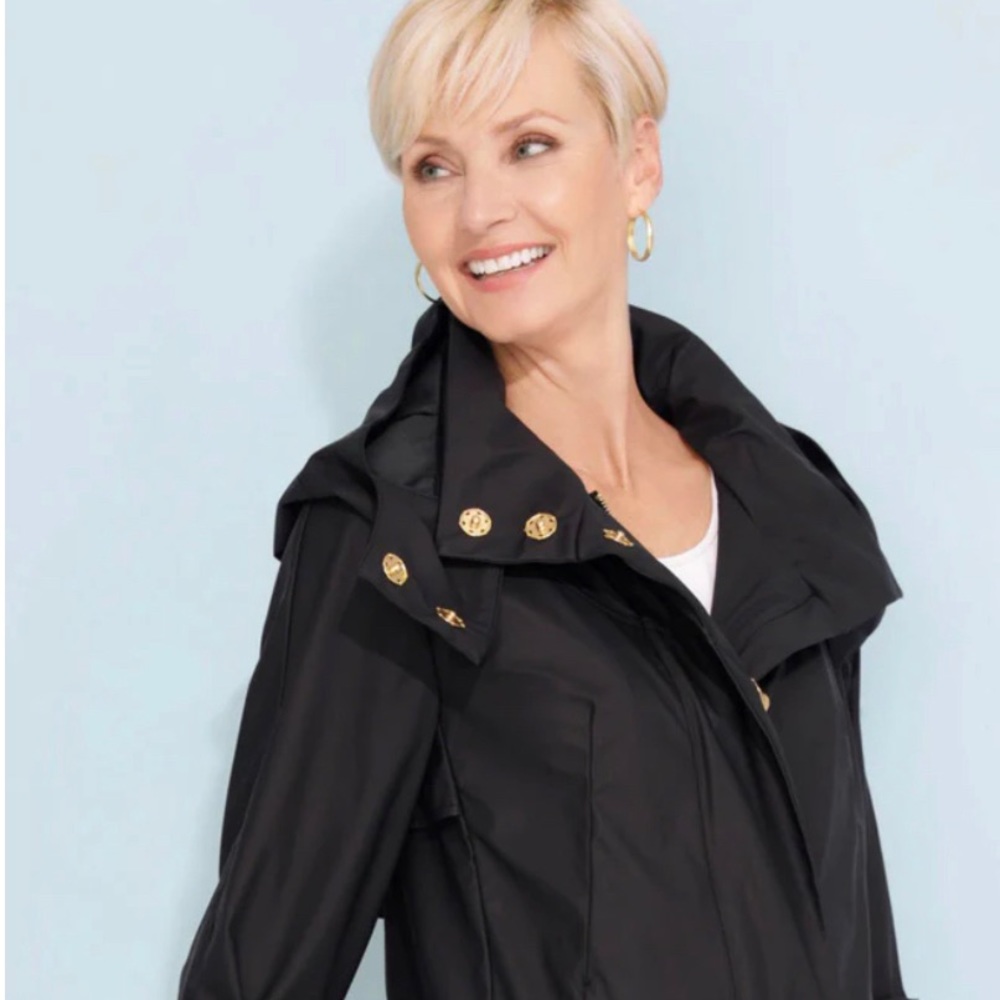New Nia‎ coat